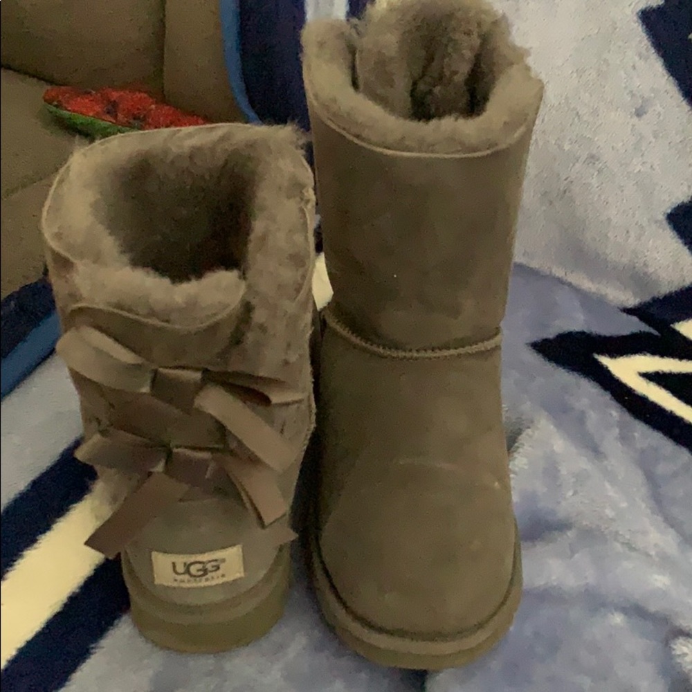 Gray girls Bailey bow